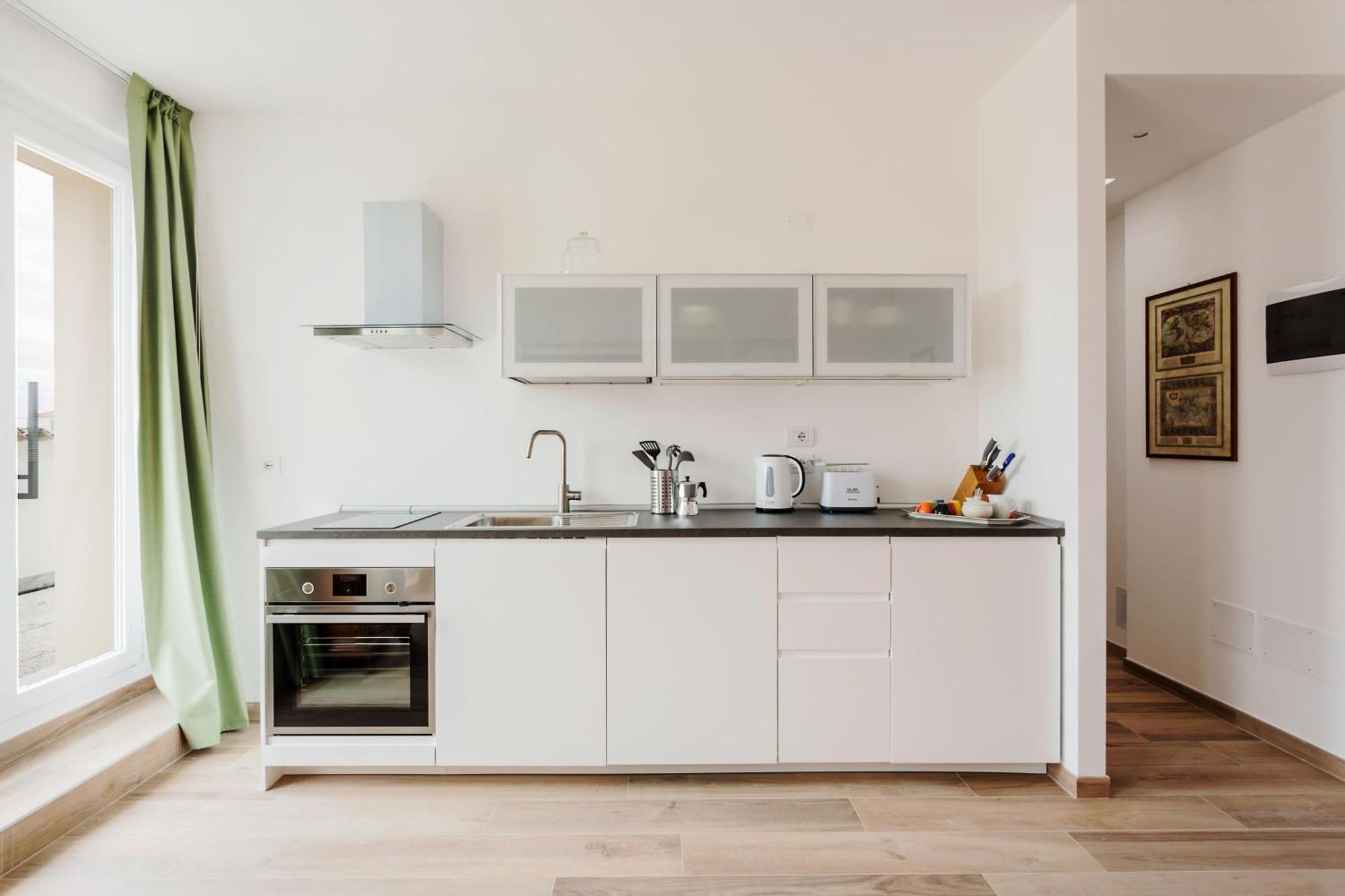 Апартаменты Amazing Flat With Big Terrace And Private Car Park Верона Экстерьер фото
